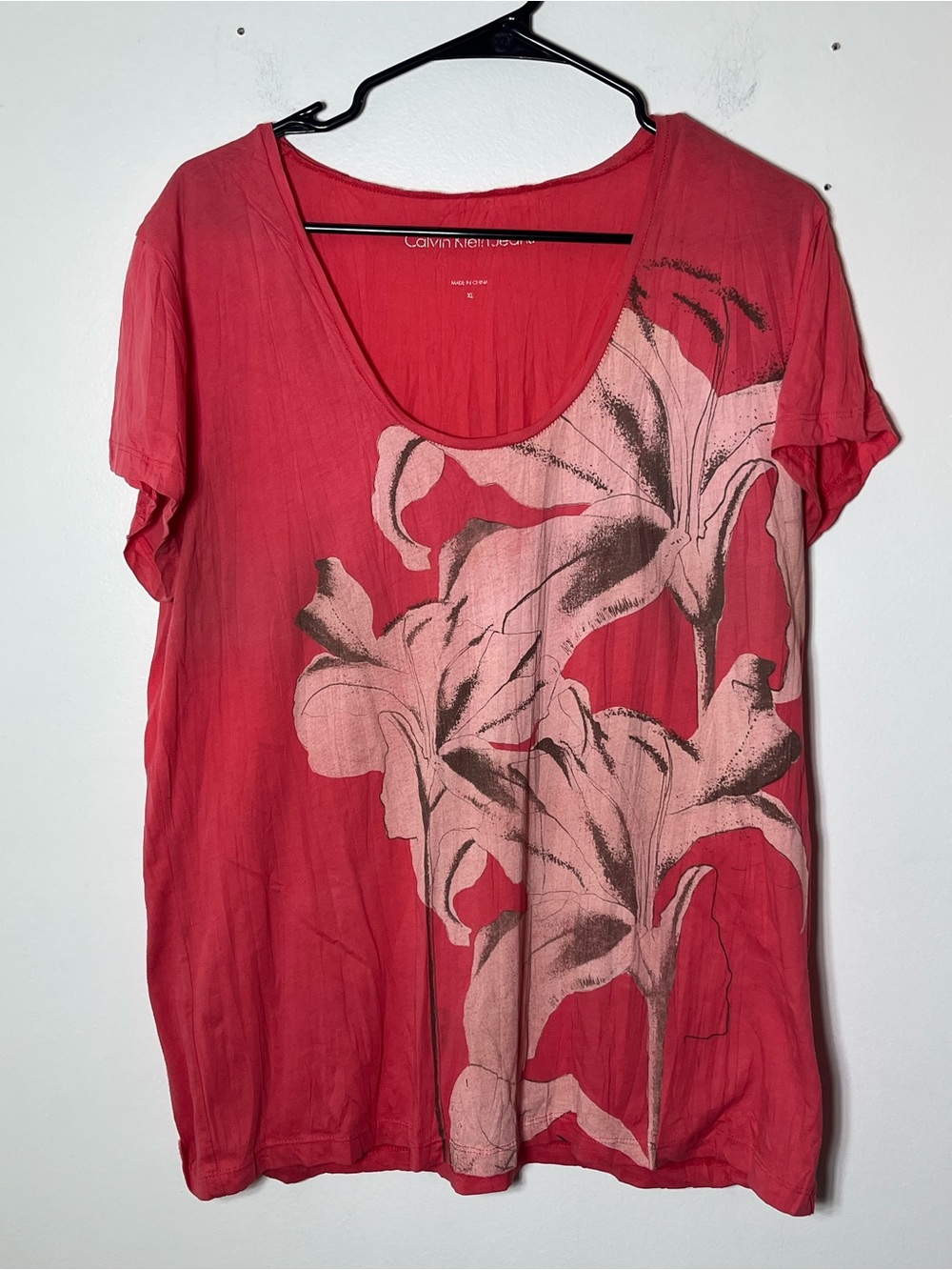 Calvin Klein PINK Floral Scoop Neck Women's Tee